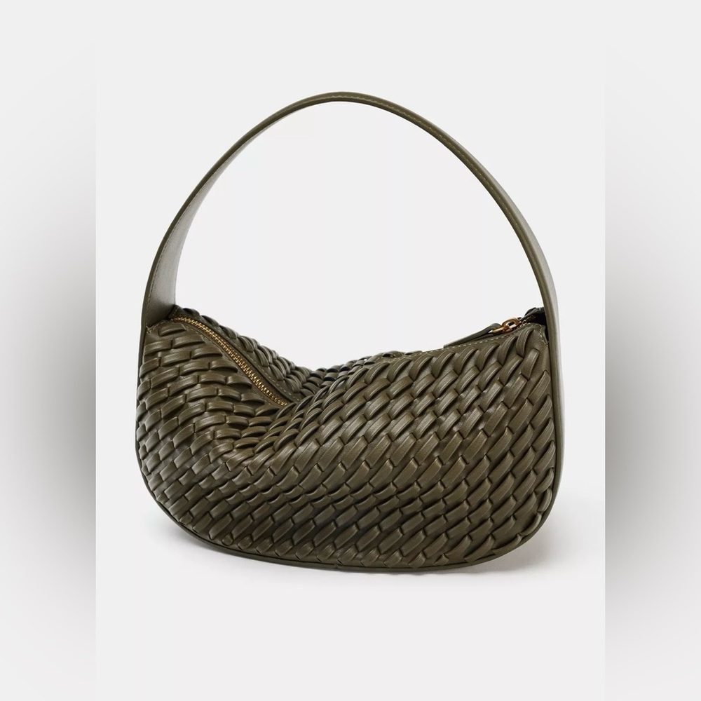 ZARA BRAIDED EFFECT HANDBAG
Color: Green